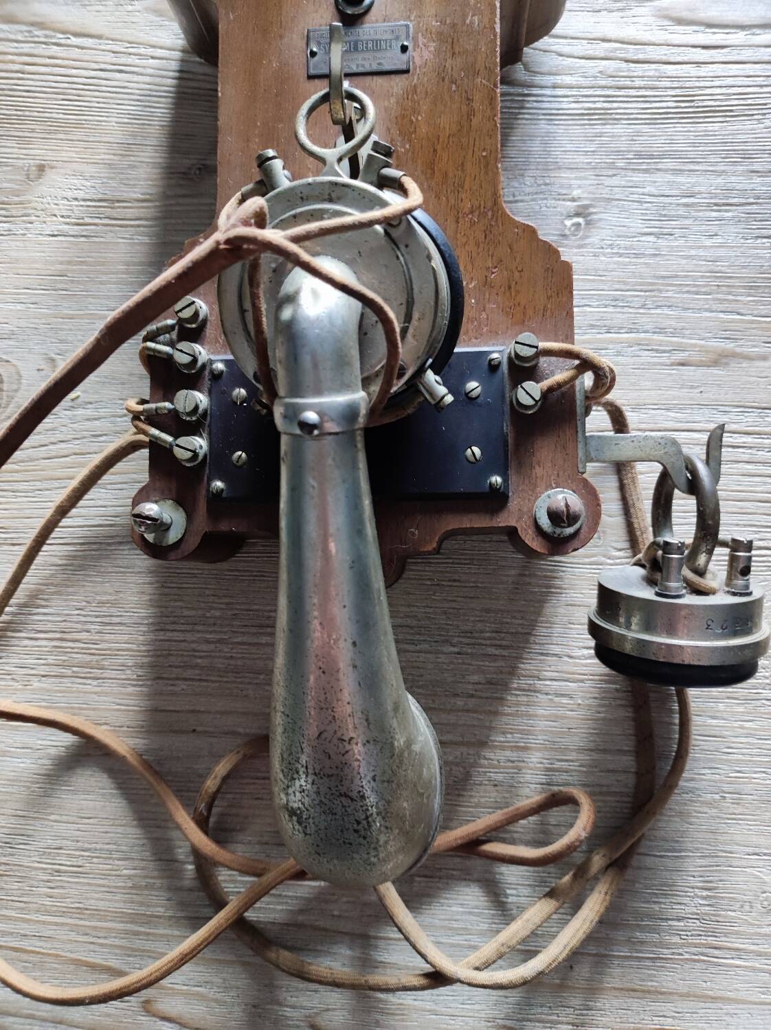 Standard telephone