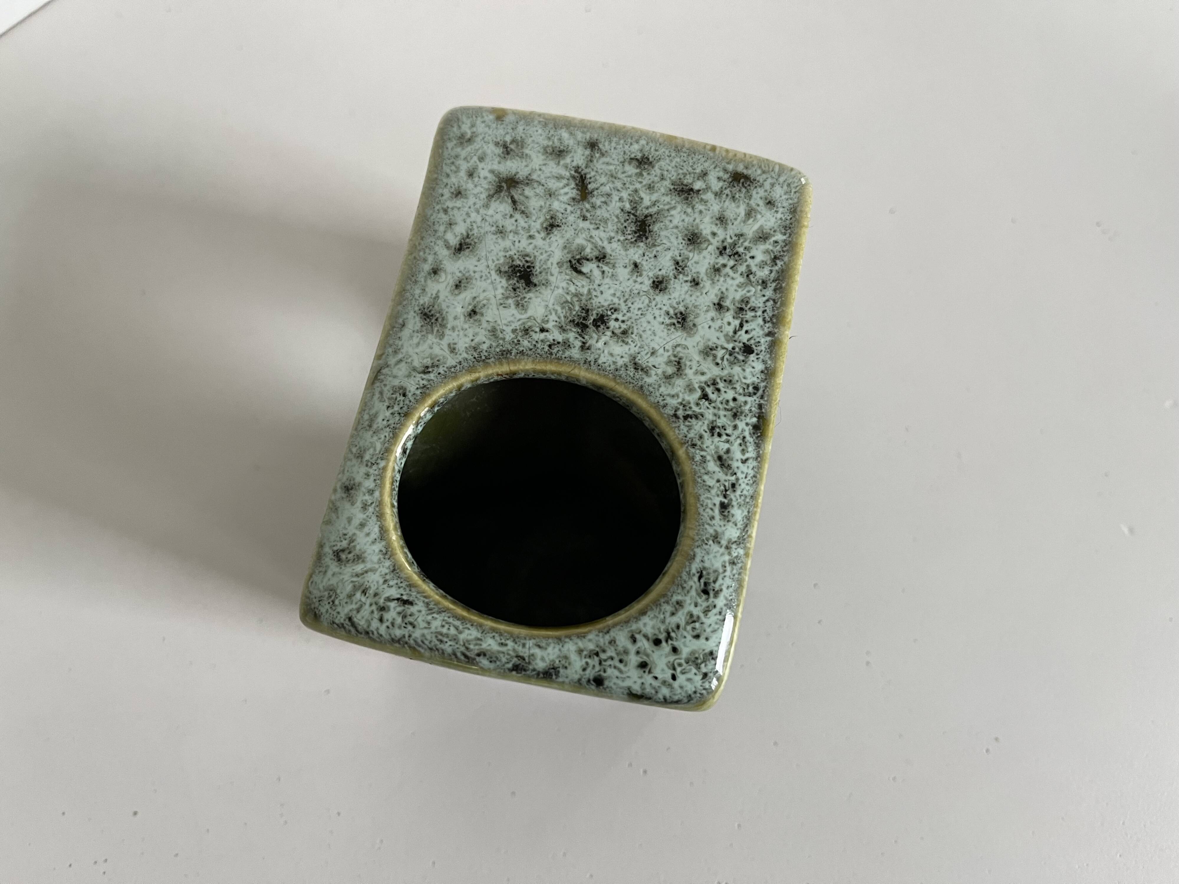 Cube shaped vase