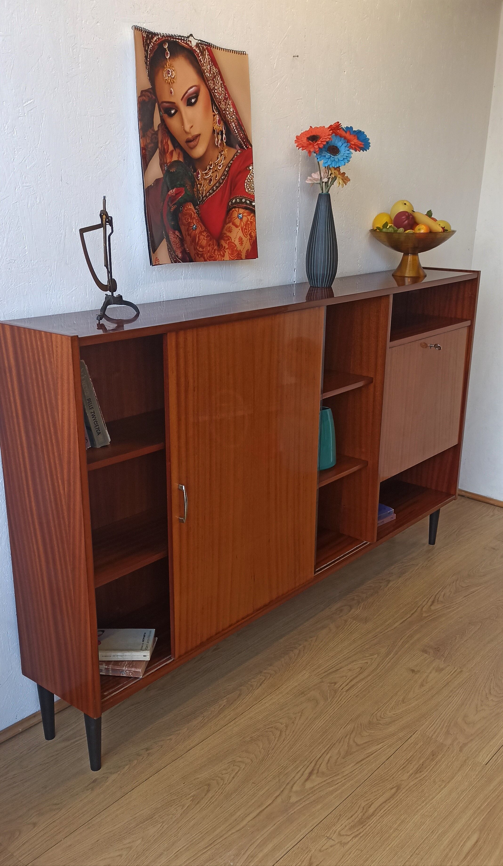 Buffet moderniste étagère des années 1970