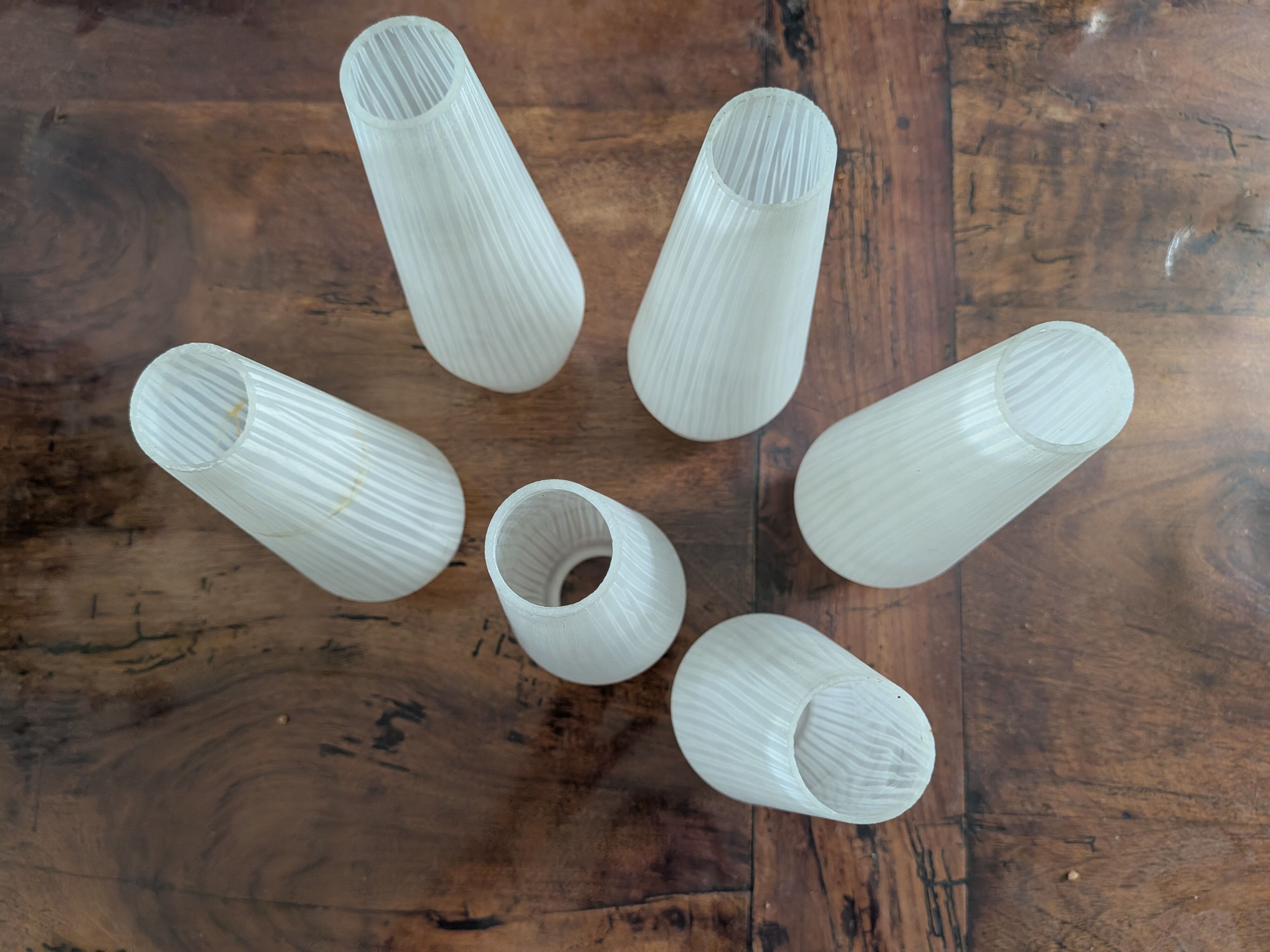 Lot de 6 globes tulipe années 60