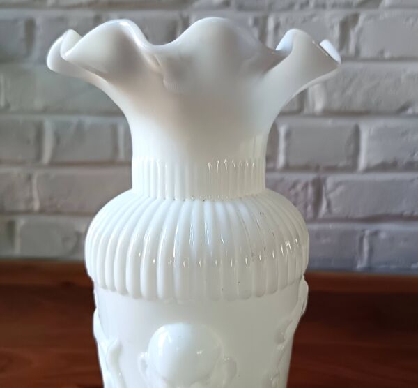 VASE ancien en opaline de foire blanche de grande taille, vintage France