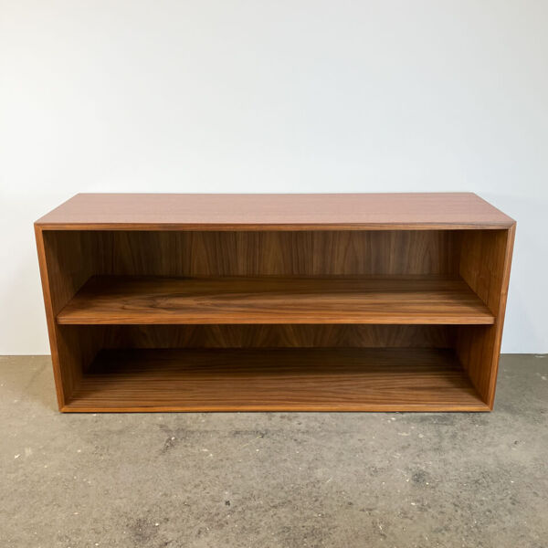 Petite étagère vintage de TEPE, en noyer, années 60