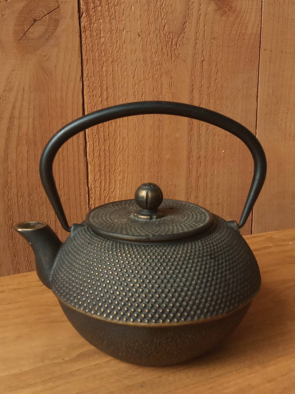 Japanese Arare cast iron teapot 1.1 L