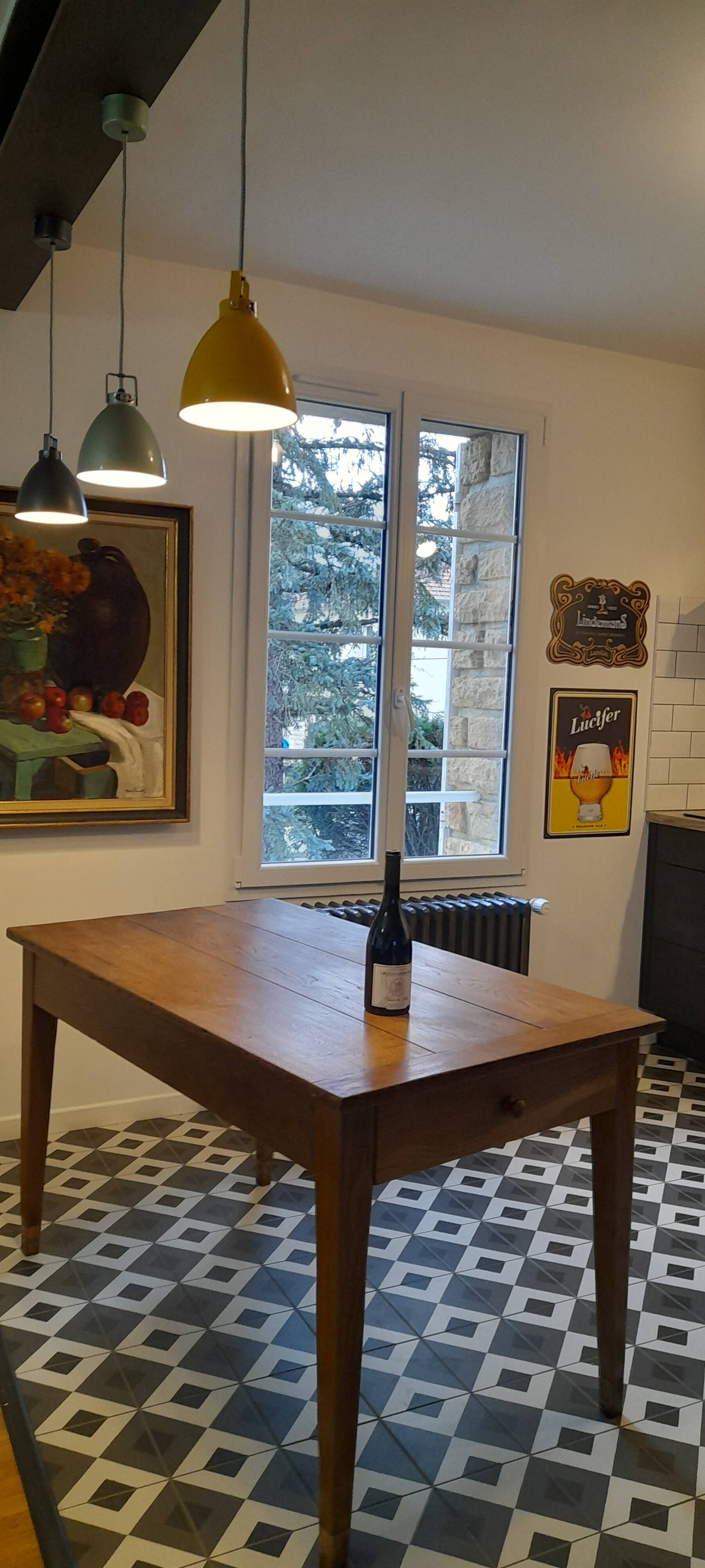 Brionnaise solid oak farm table