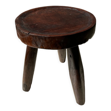 Tabouret en bois massif brun assise circulaire creuse