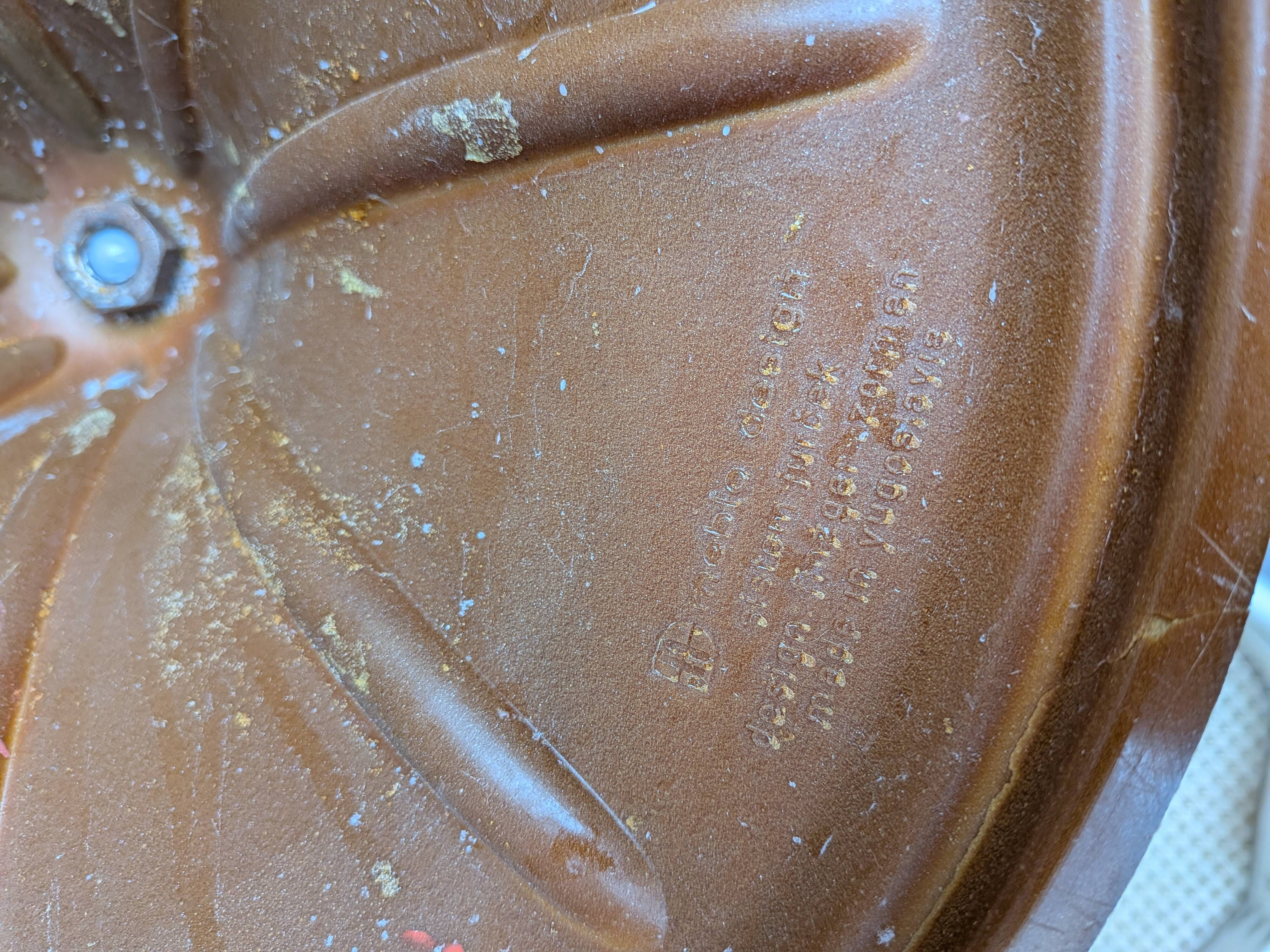 Table vintage orange par Finžgar & Zorman pour Meblo Yougoslavie