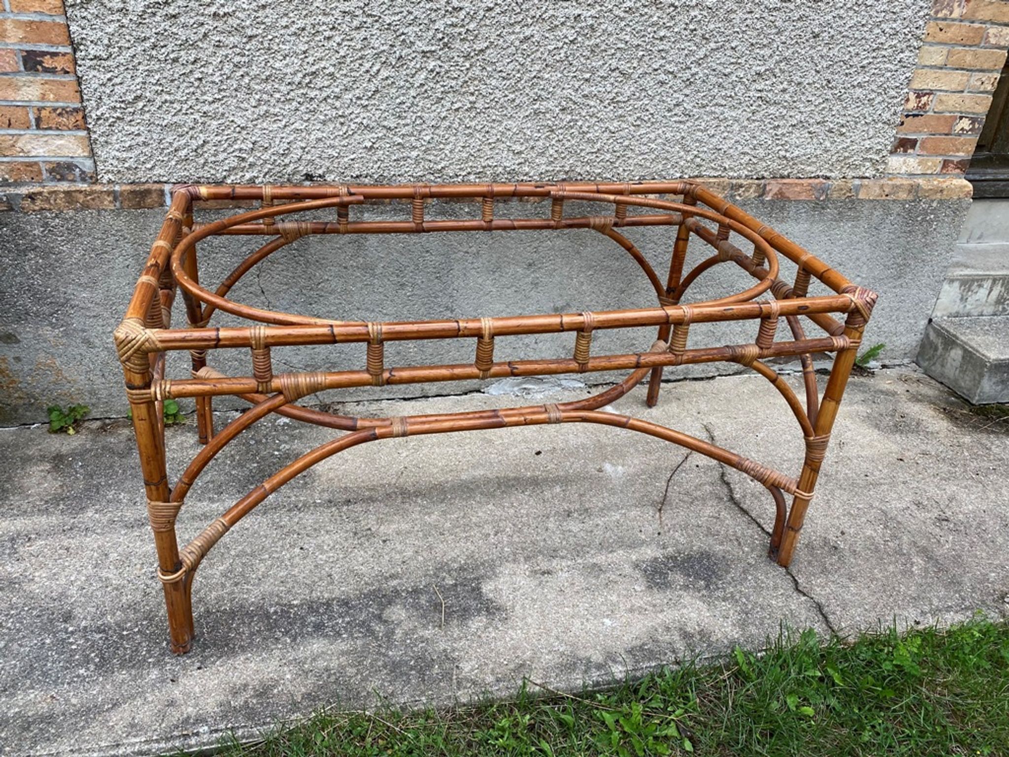 Table de cuisine à repas en rotin vintage