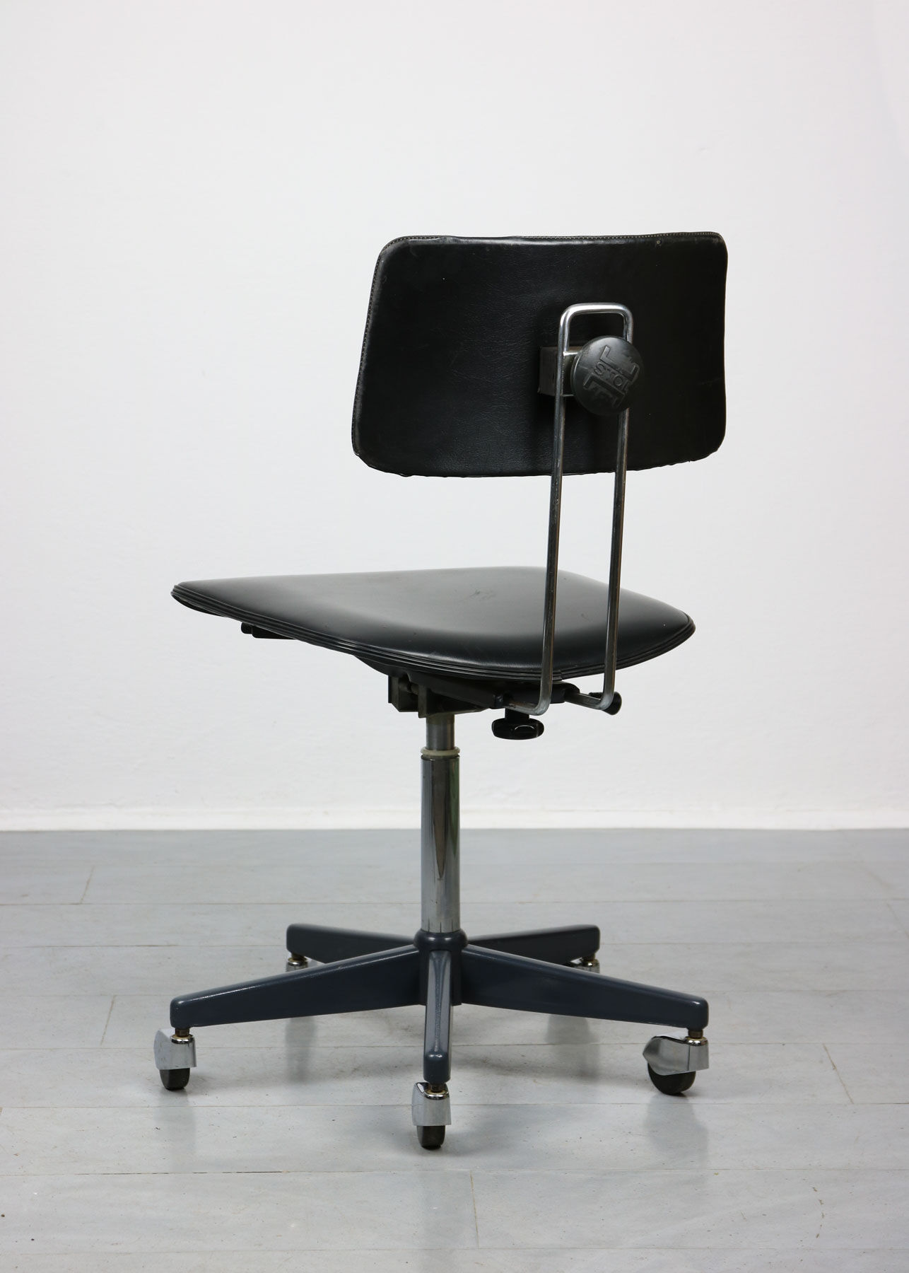 Vintage Office Swivel Chair in Black from Stol