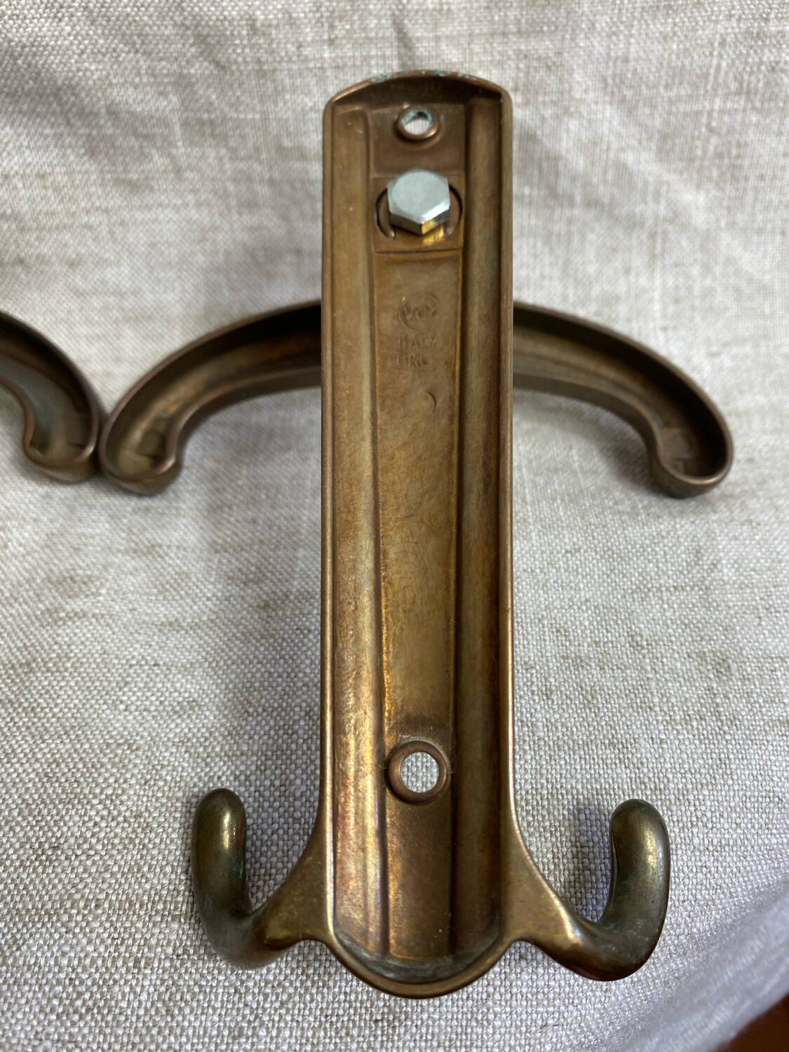 Patères en métal à trois crochets