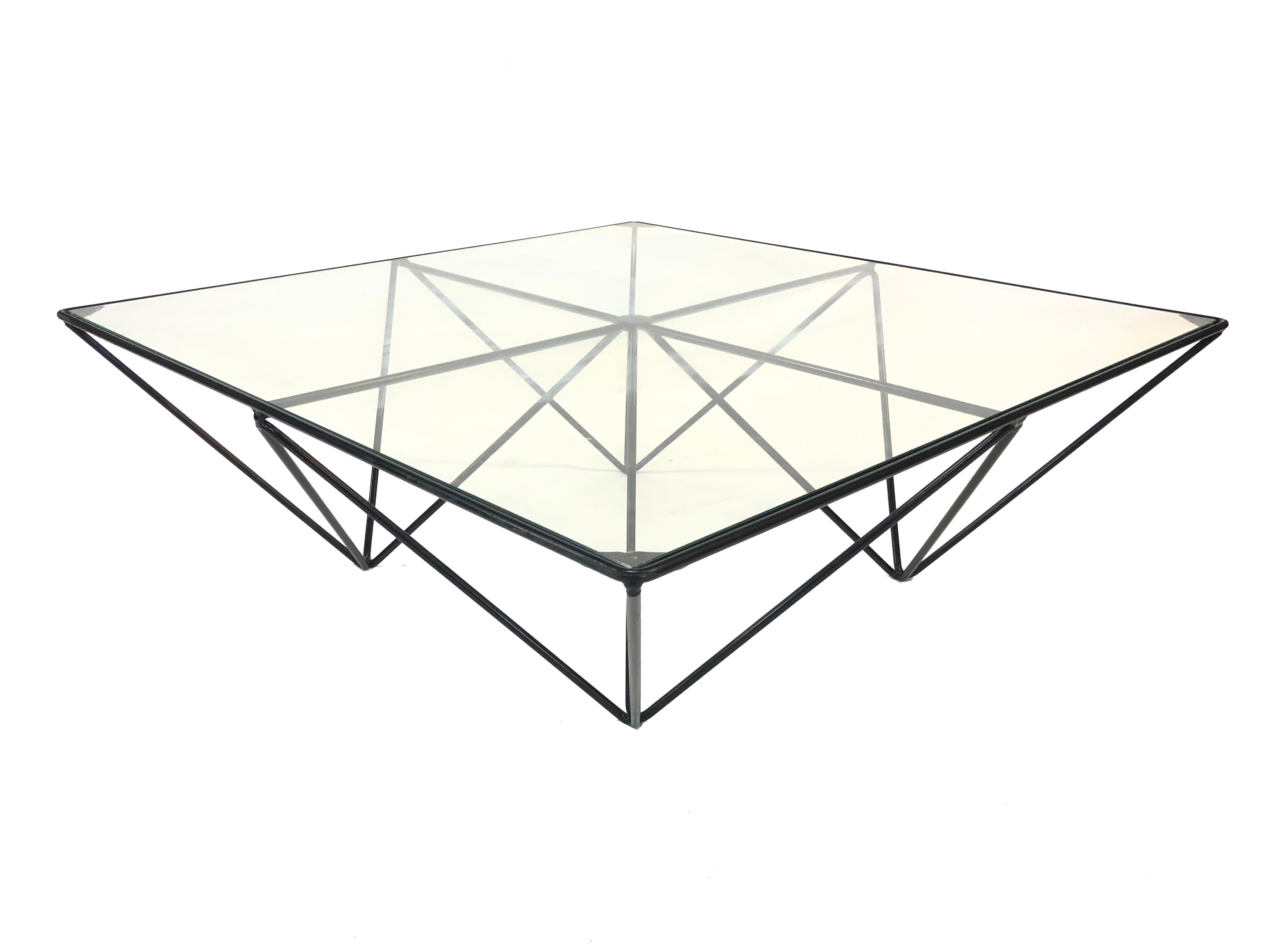 Vintage coffee table in 60s/70s steel wire design