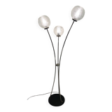 Metal floor lamp with cast iron base and 3 globes from the 80s