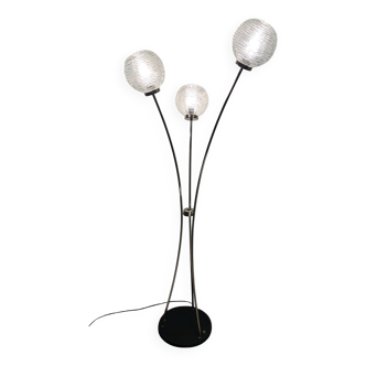 Metal floor lamp with cast iron base and 3 globes from the 80s