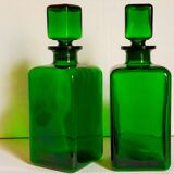 Duo de flacons-carafes en verre vert vintages