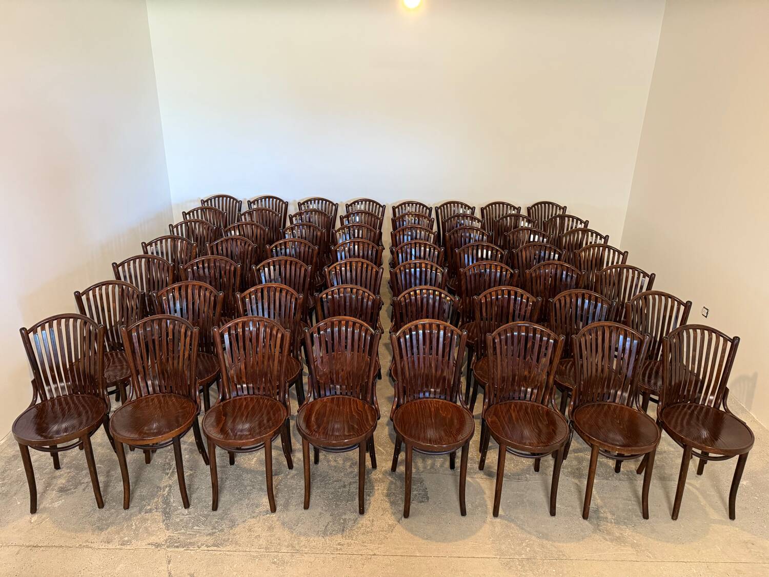 Set of 40 bentwood bistro chairs – Thonet style – Acajou finish