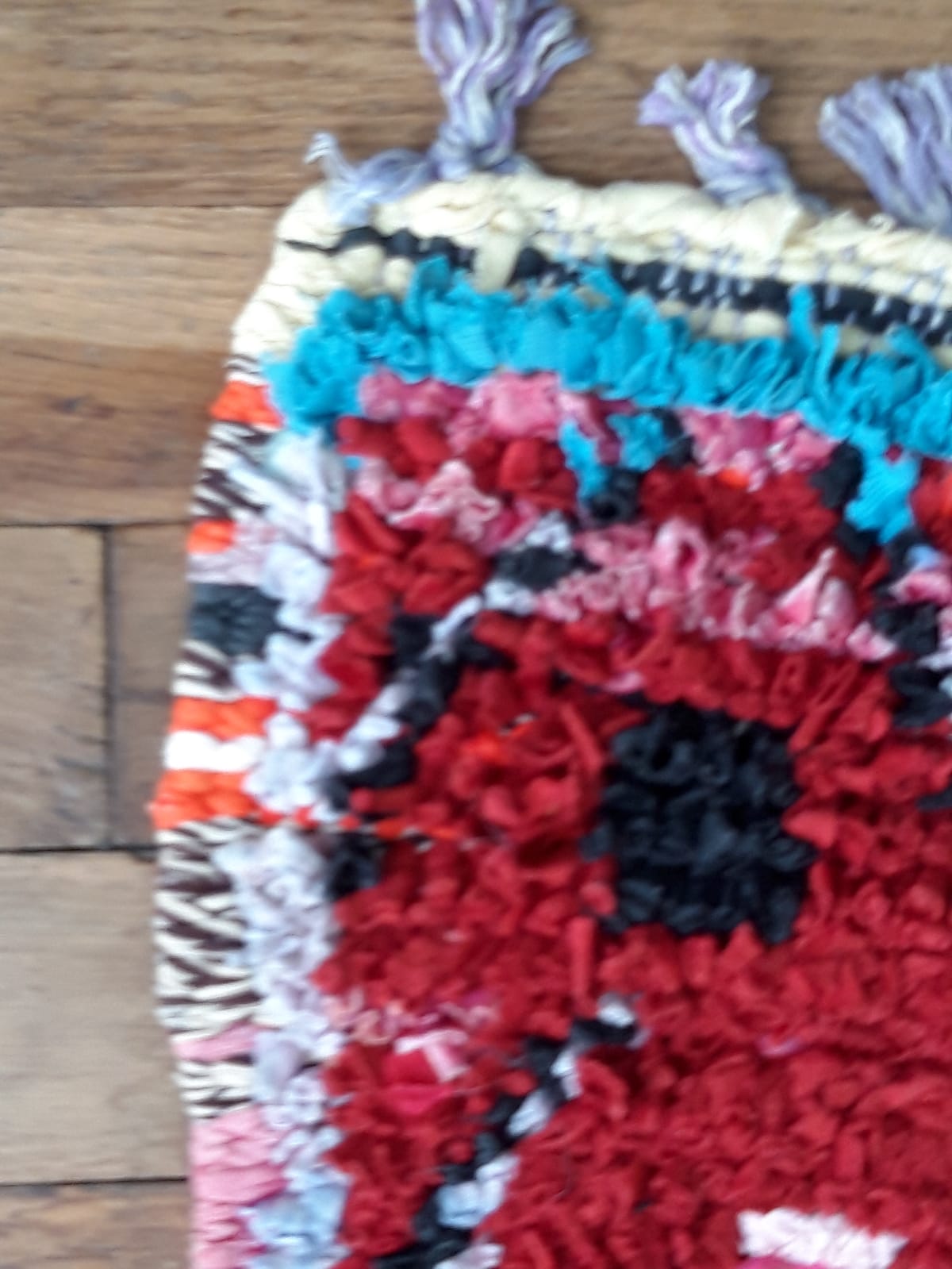 Ancient Berber carpet 125x225cm