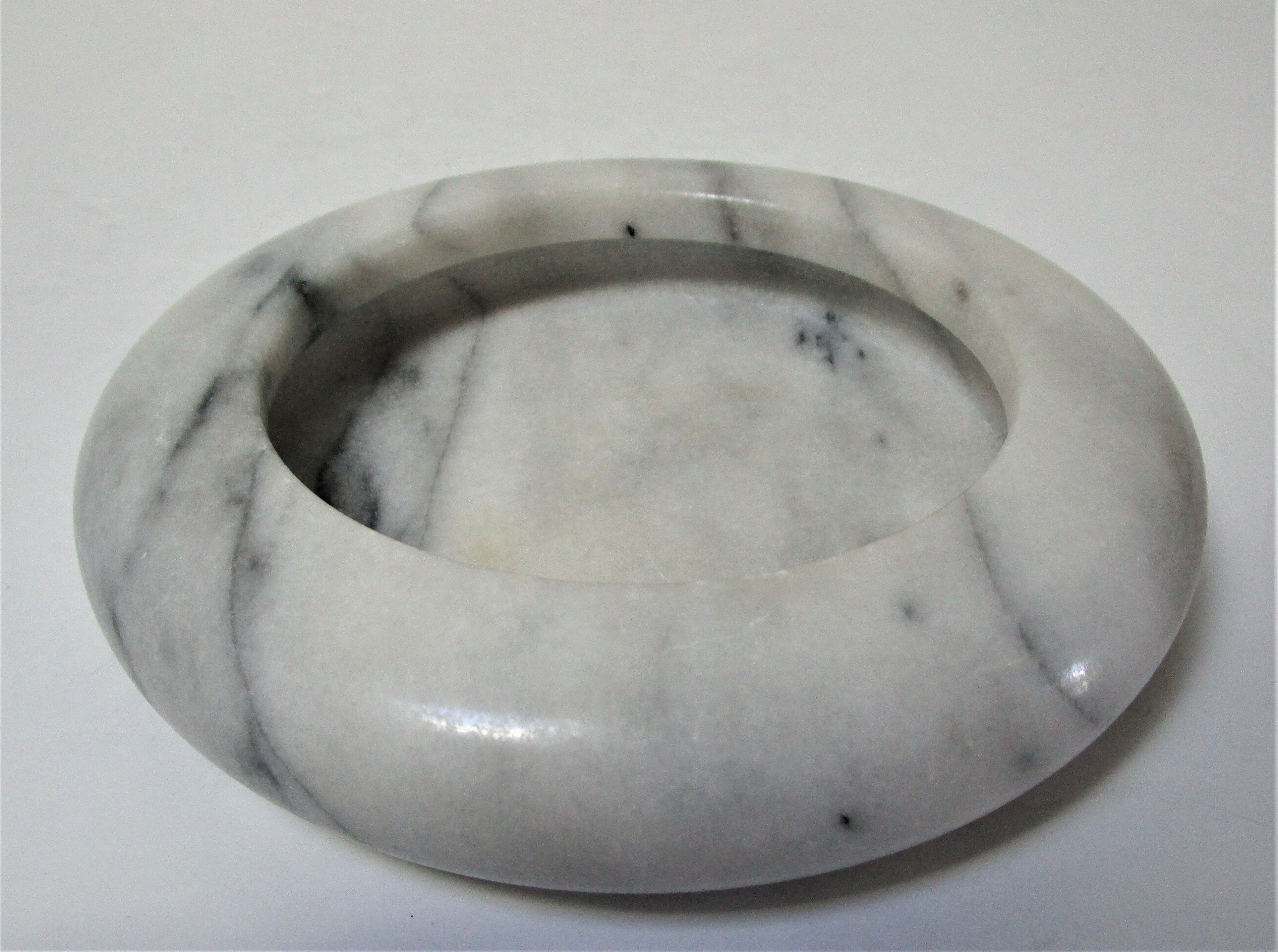 Trinket bowl white marble veined black