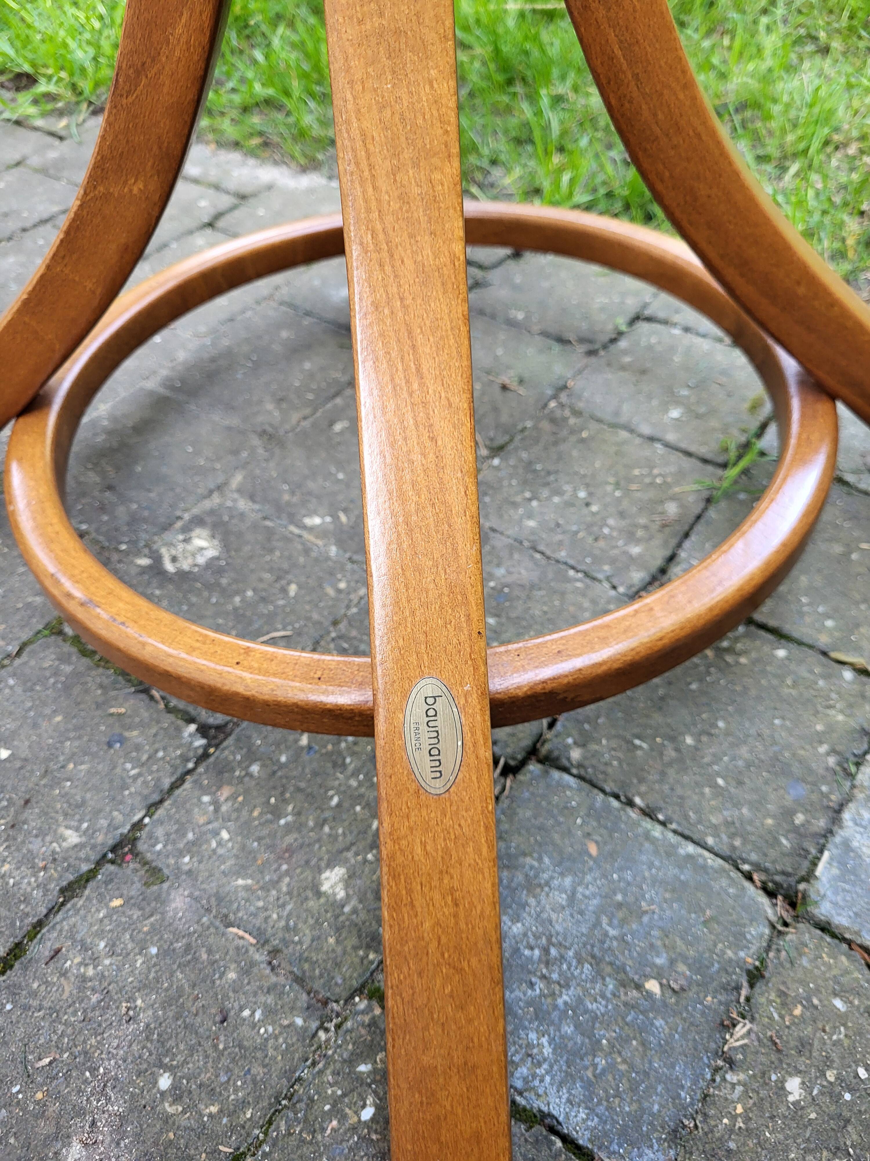 Baumann parrot coat rack
