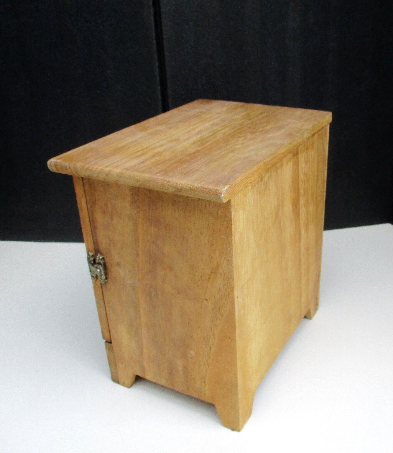 Natural wooden egg-eating