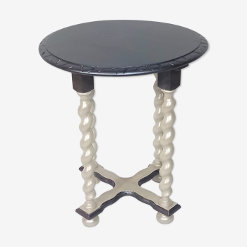 Pearly side table with twisted feet