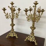 Paire d'anciens candélabres d'autel en laiton doré du XIX ème