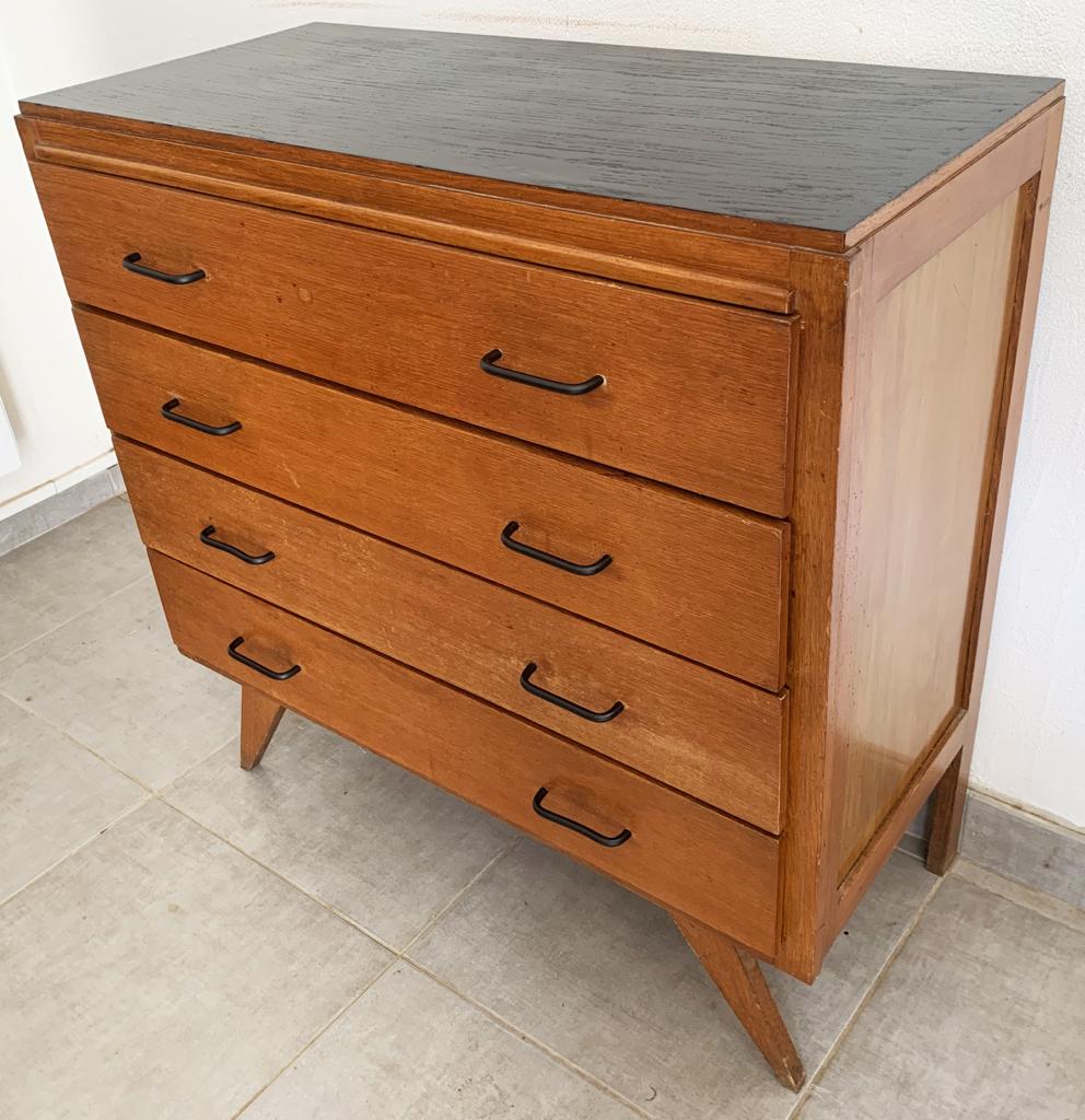 Vintage wooden chest of drawers