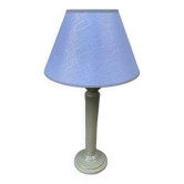 Lampe en céramique beige et abat jour blanc irisé