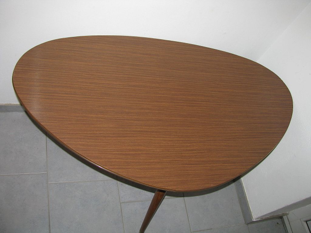 Table triangulaire en forme de rein de 1950/60