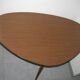 Table triangulaire en forme de rein de 1950/60