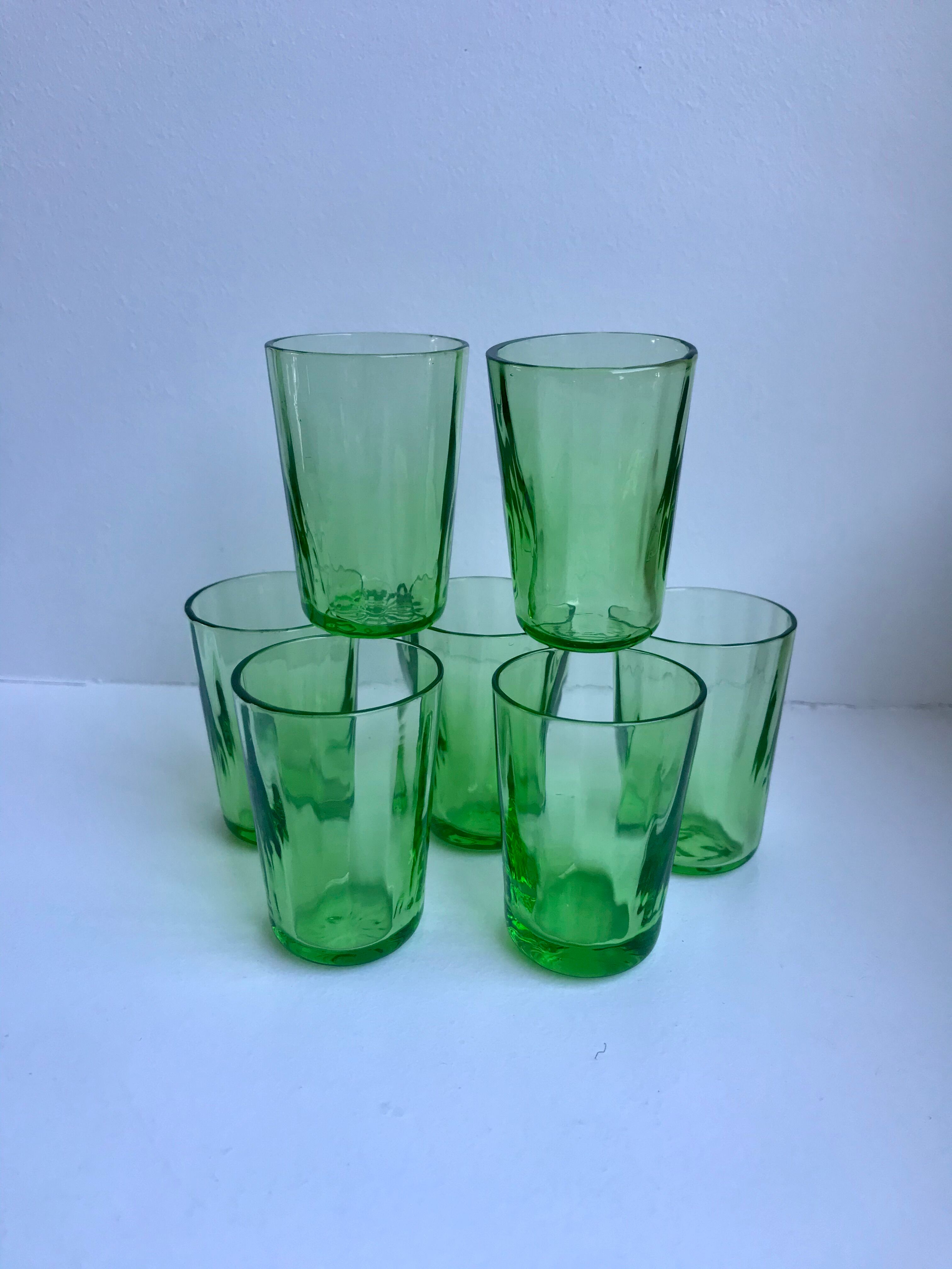 Set of 7 green glass liquor glasses 60s-70s