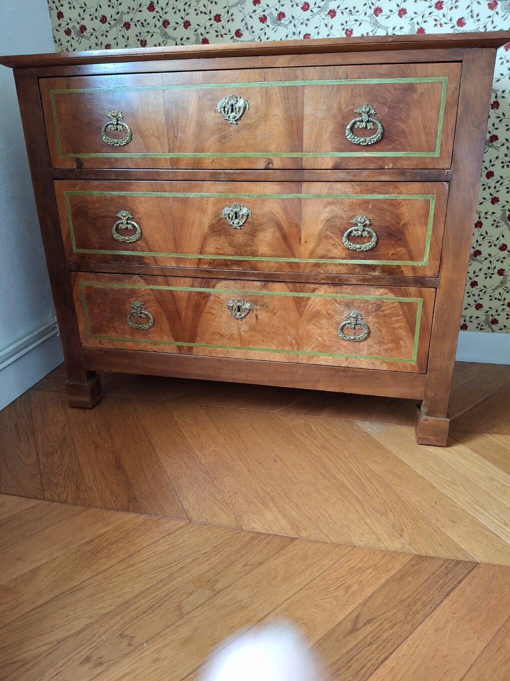 Empire chest of drawers with 3 drawers