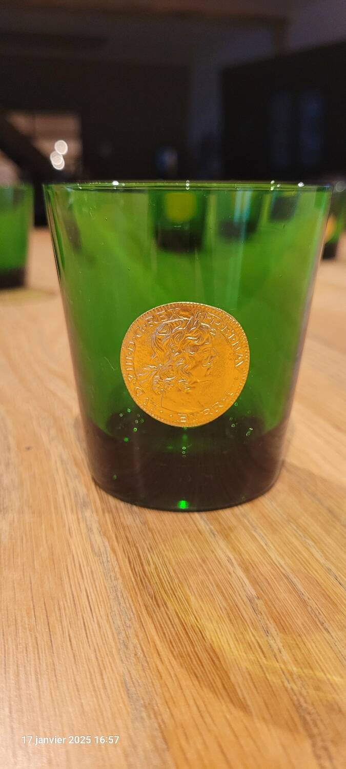 7 BYRRH green glasses