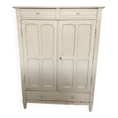Small Parisian wardrobe