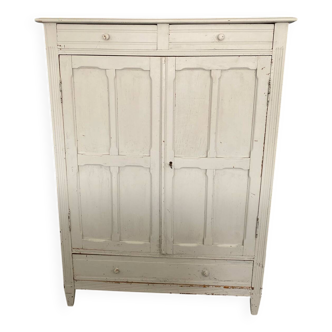 Small Parisian wardrobe