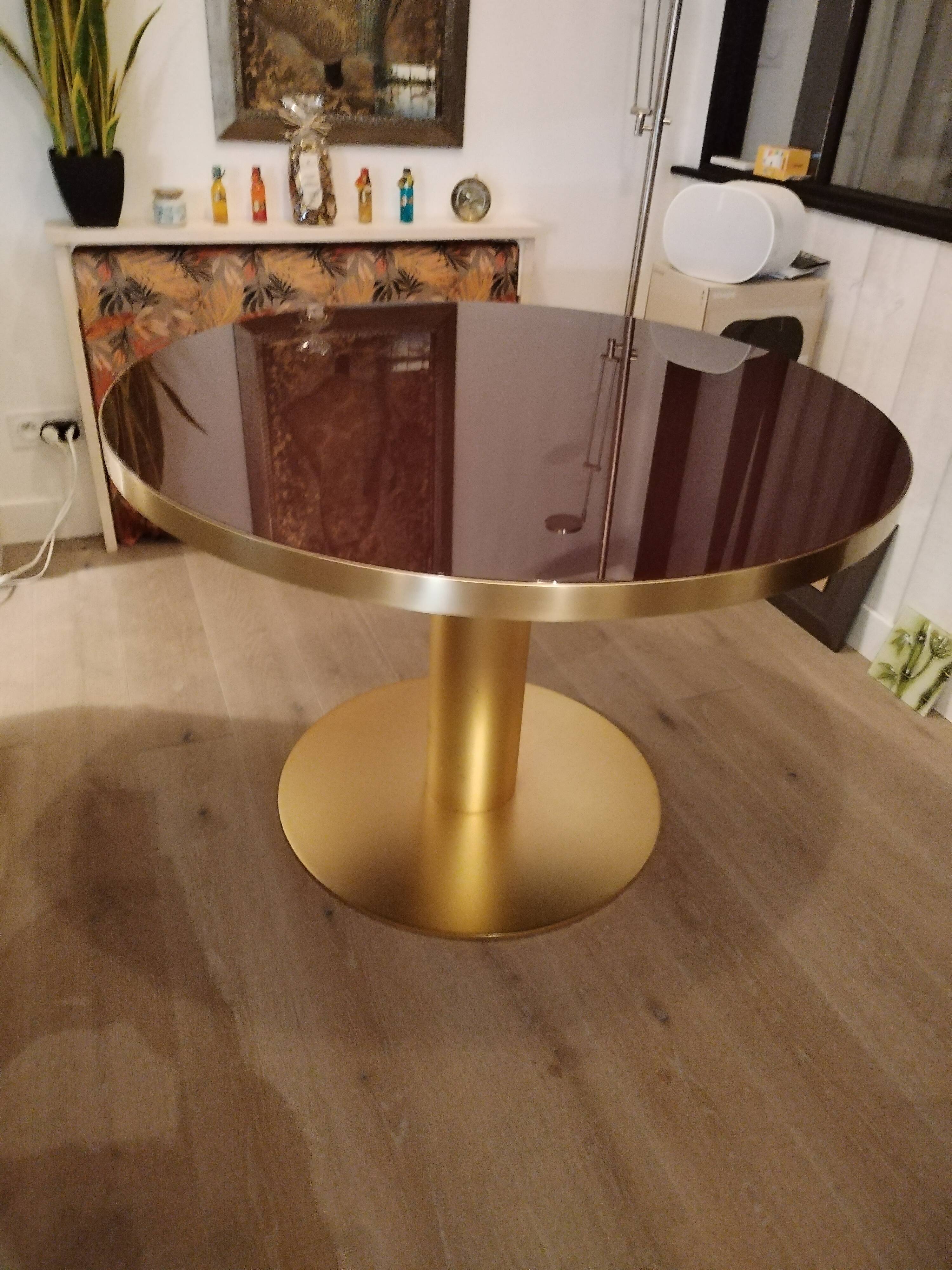 Gubi round table, glass and steel