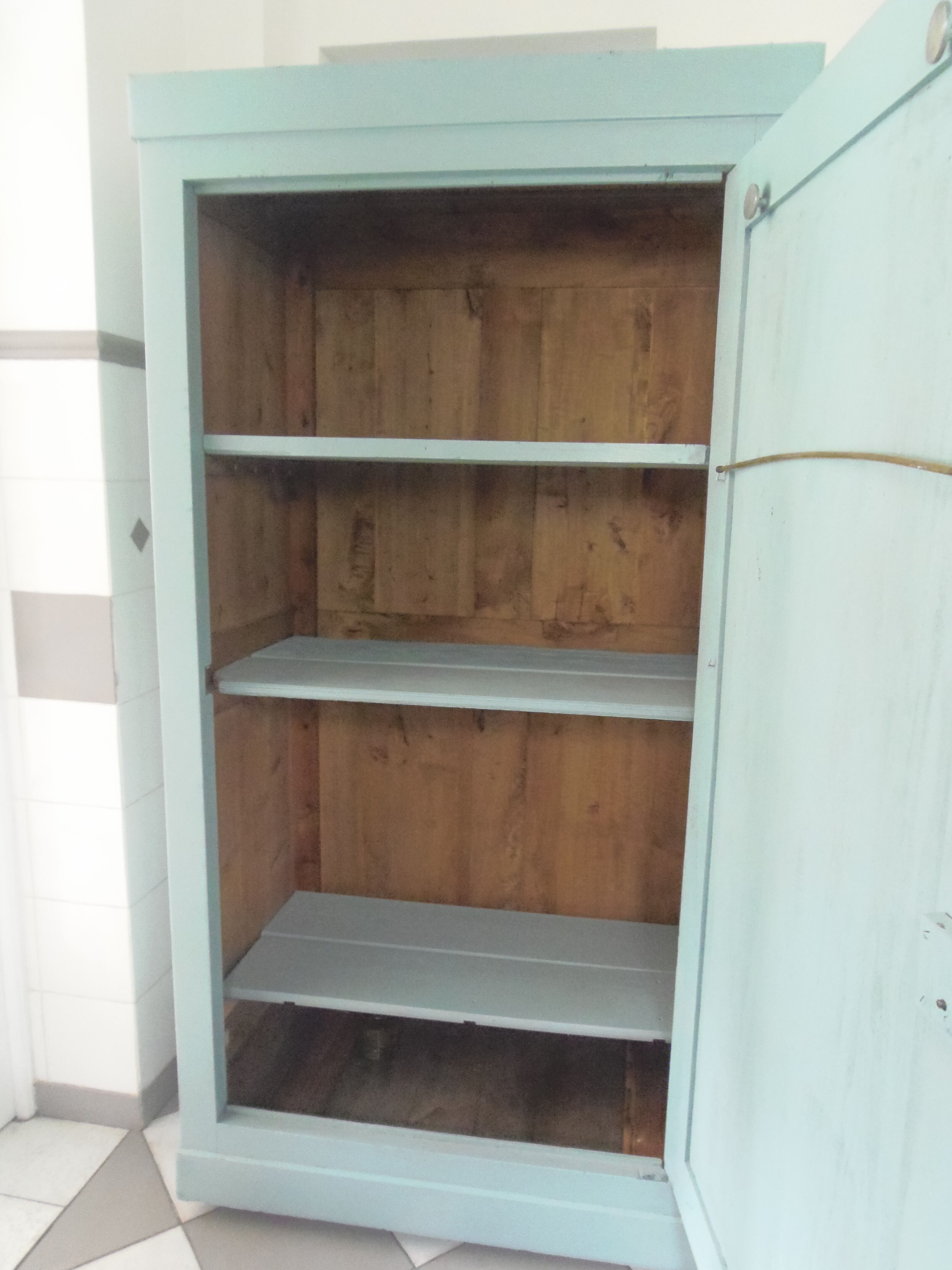 Armoire parisienne