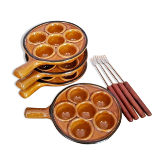 Set Of 4 Vintage French Escargot Snail Cook Pots 6 Snail Wells With Forks 3488
