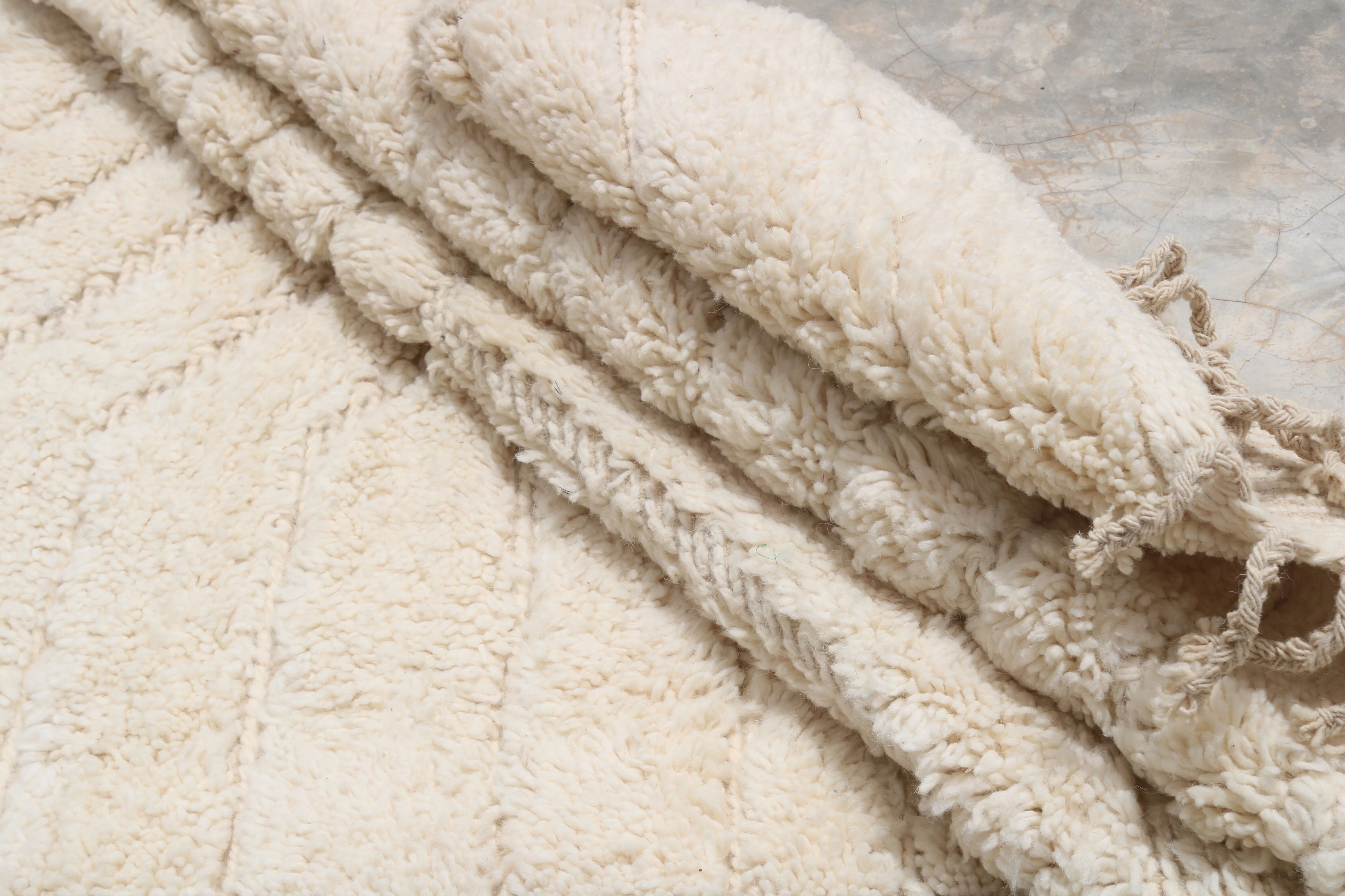 Beni Ouarain rug, 250 x 165 cm - AZ860