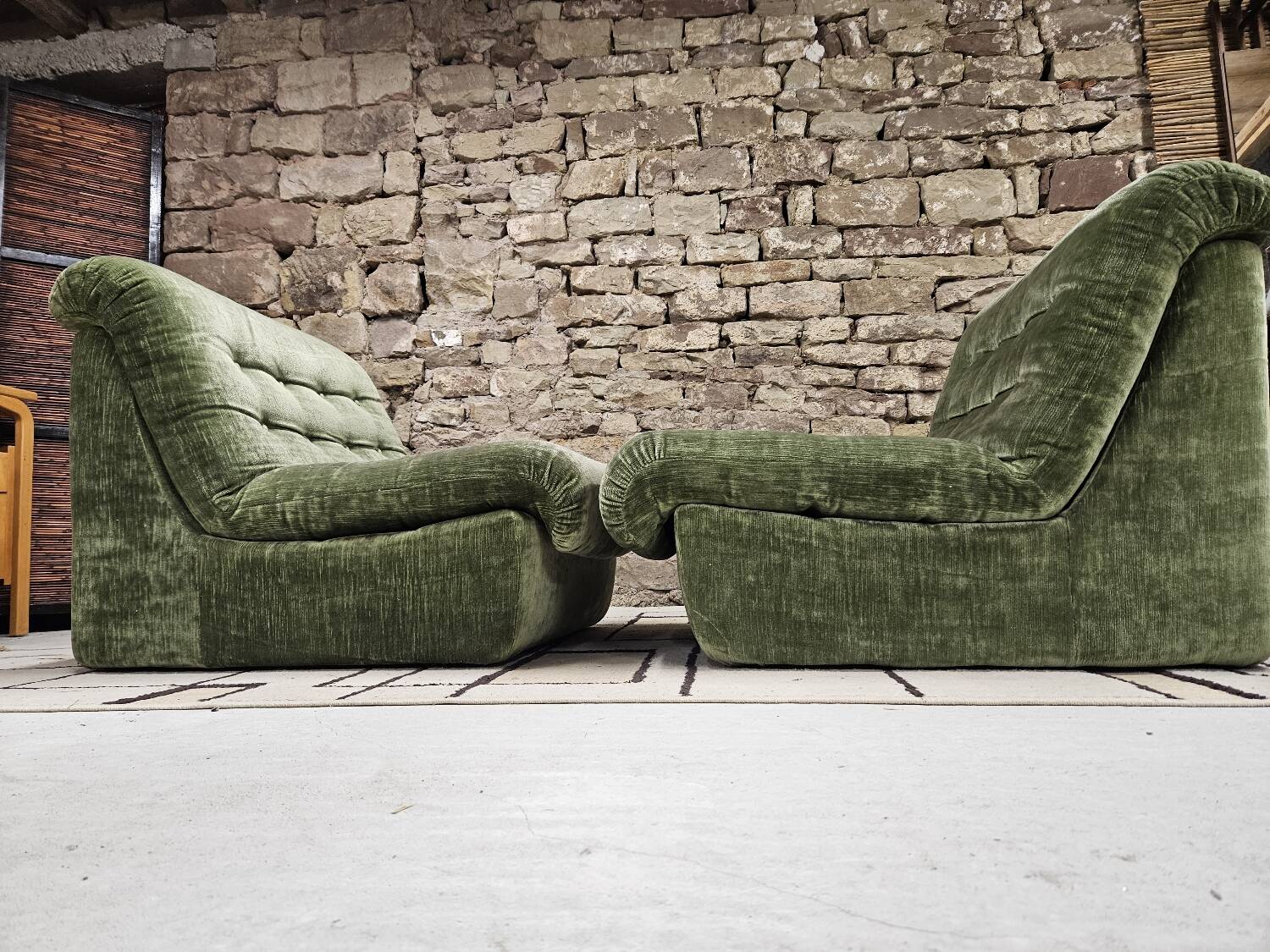 Pair of vintage velvet armchairs 1970"