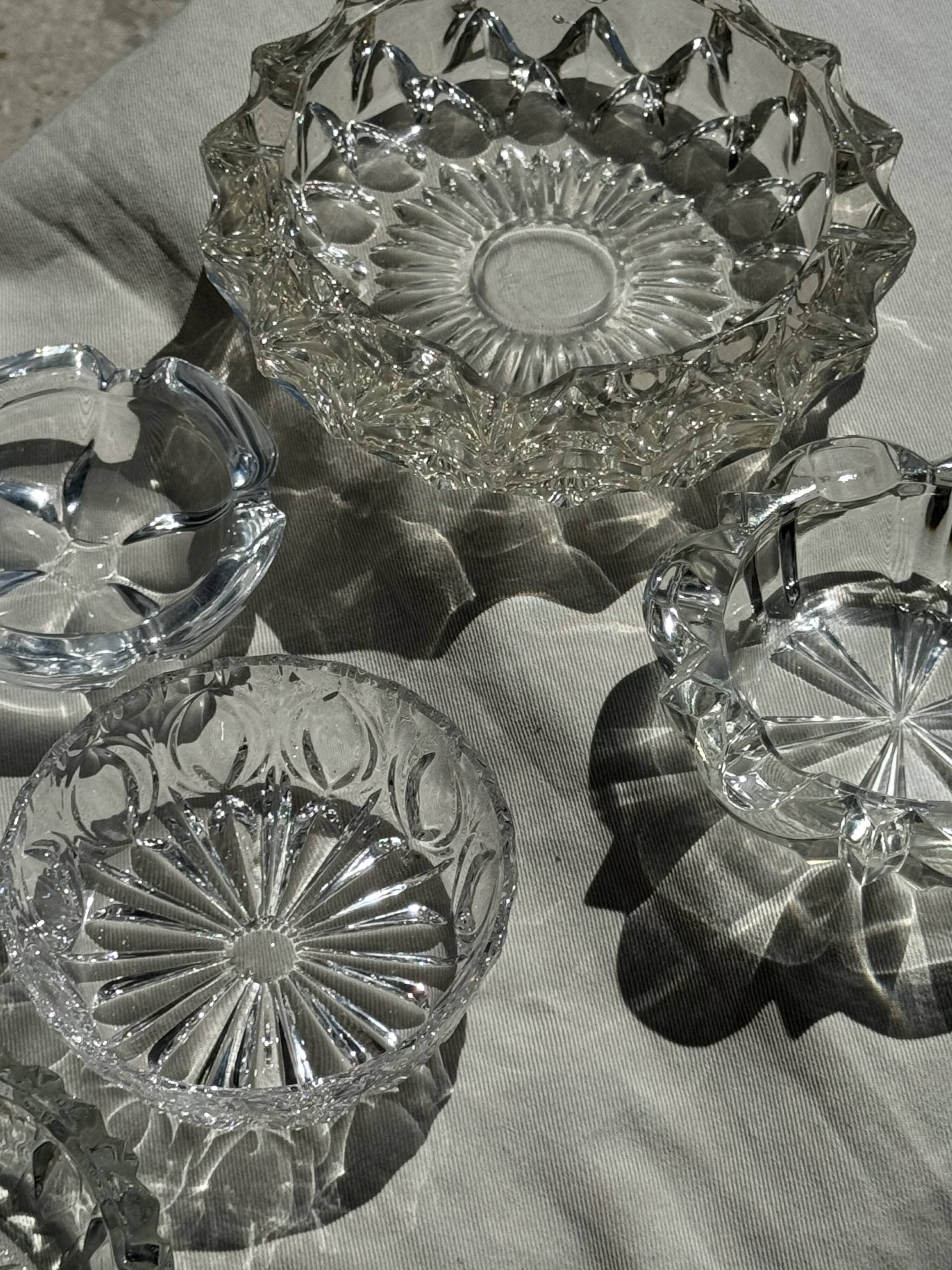 Classic geometric style glass ashtray