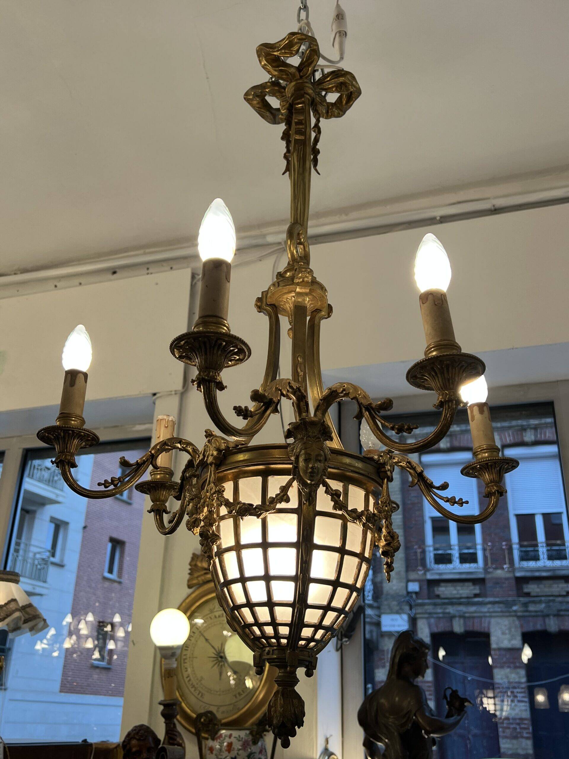 Beautiful 19th century Louis XVI style chandelier in gilded bronze