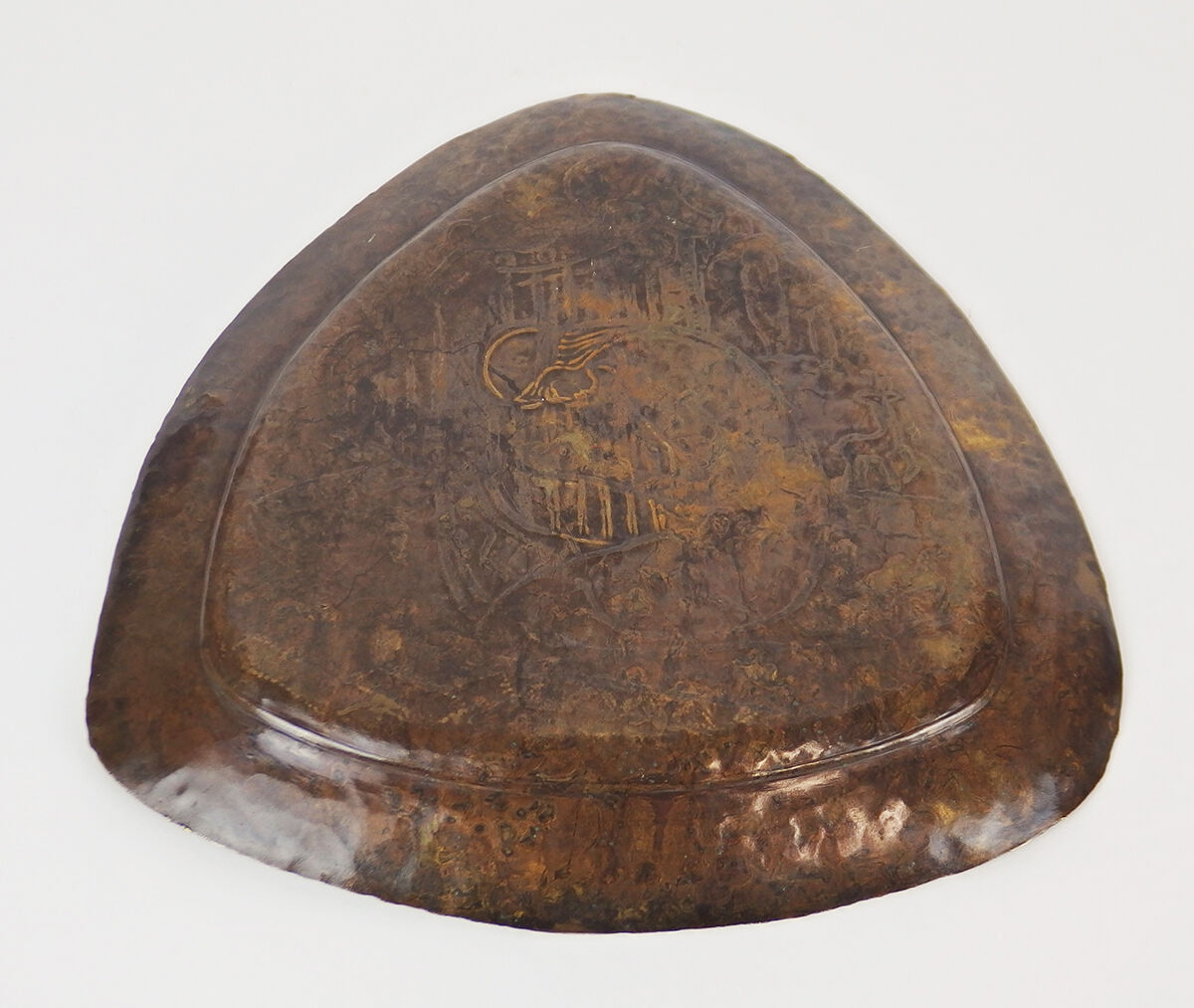 Glove in brassware by Loys