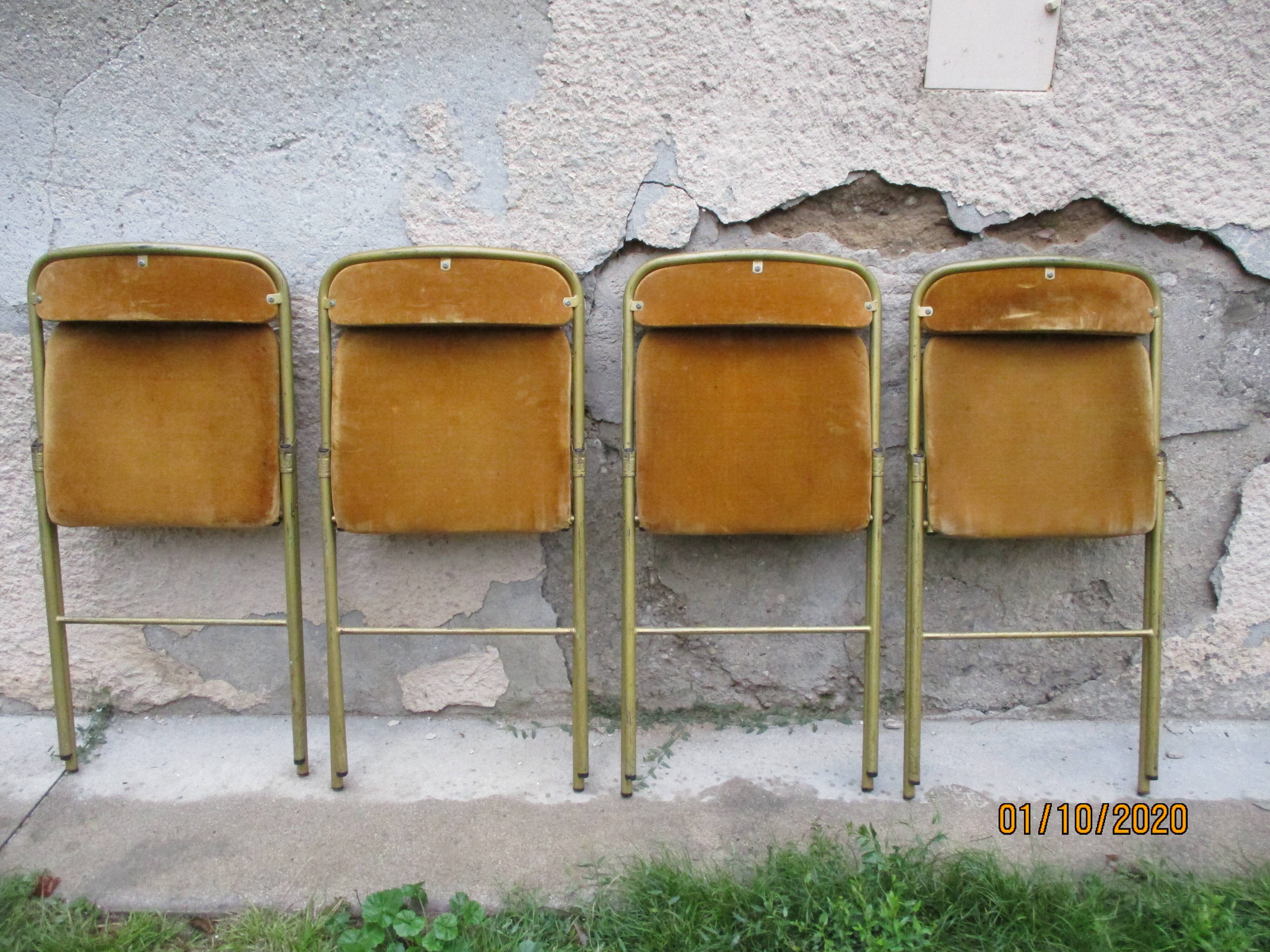 Lot of 4 folding chairs