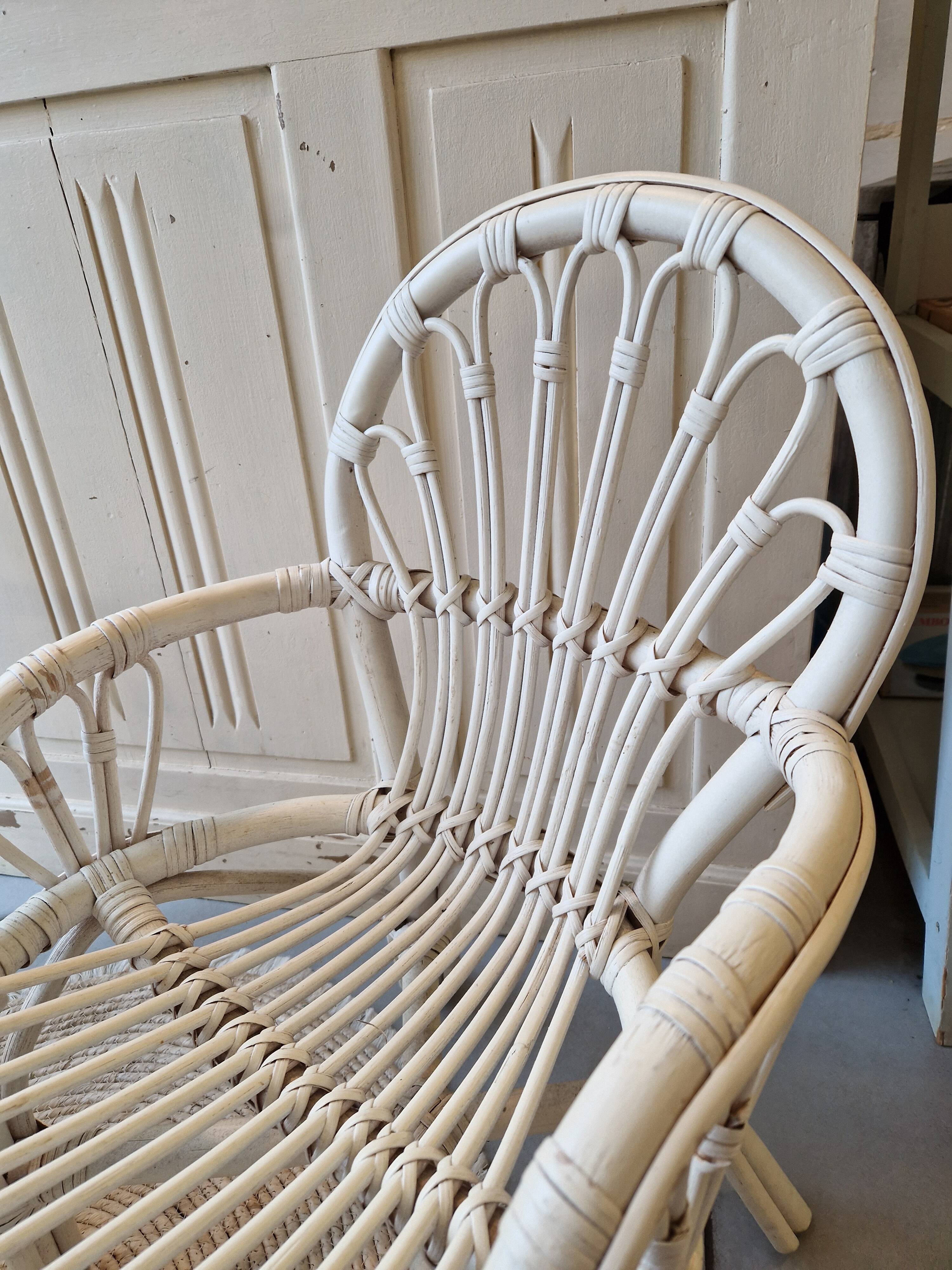 Set of 2 rattan children's chairs