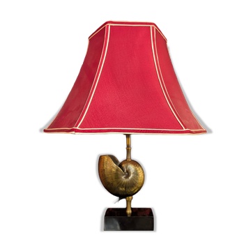 Shell lamp with gilded brass