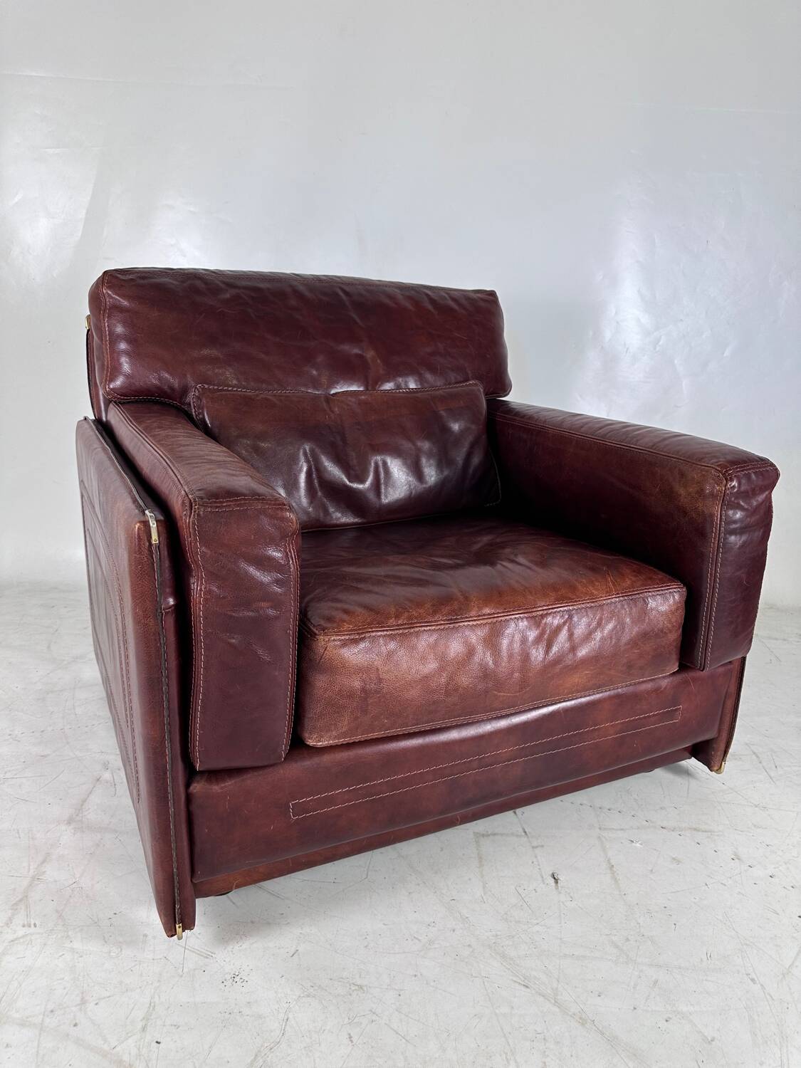 Pair of leather armchairs Roche Bobois