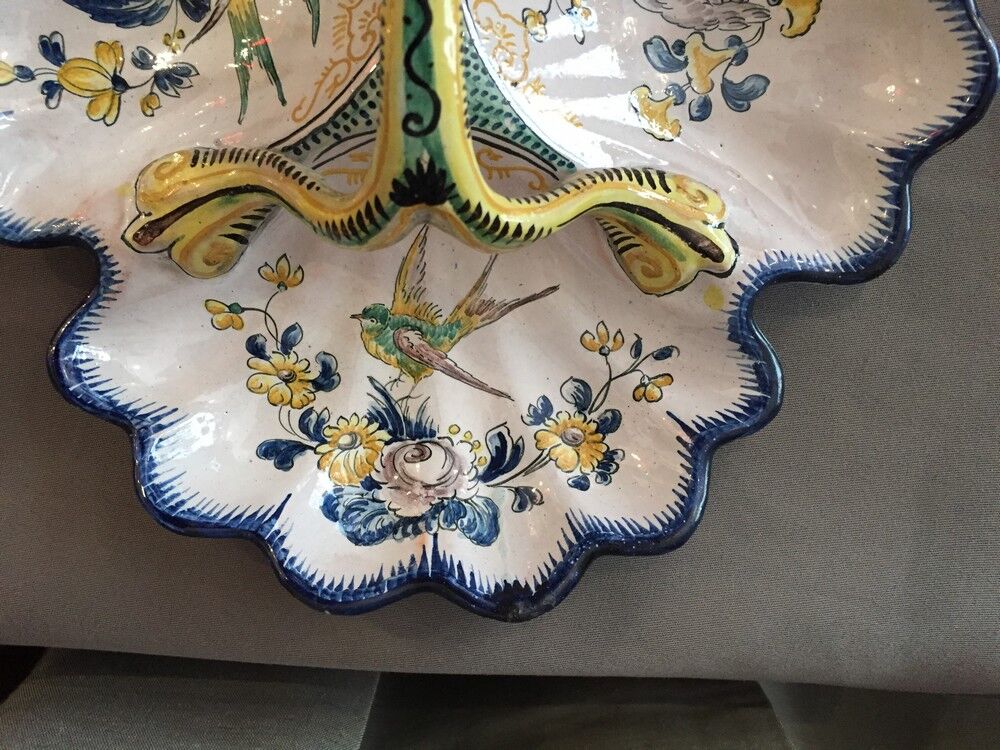 Serviteur  ou mendiant en faïence de Nevers felicien cottard (1865-1923)