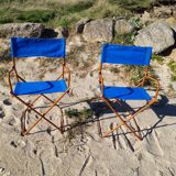 2 folding chairs