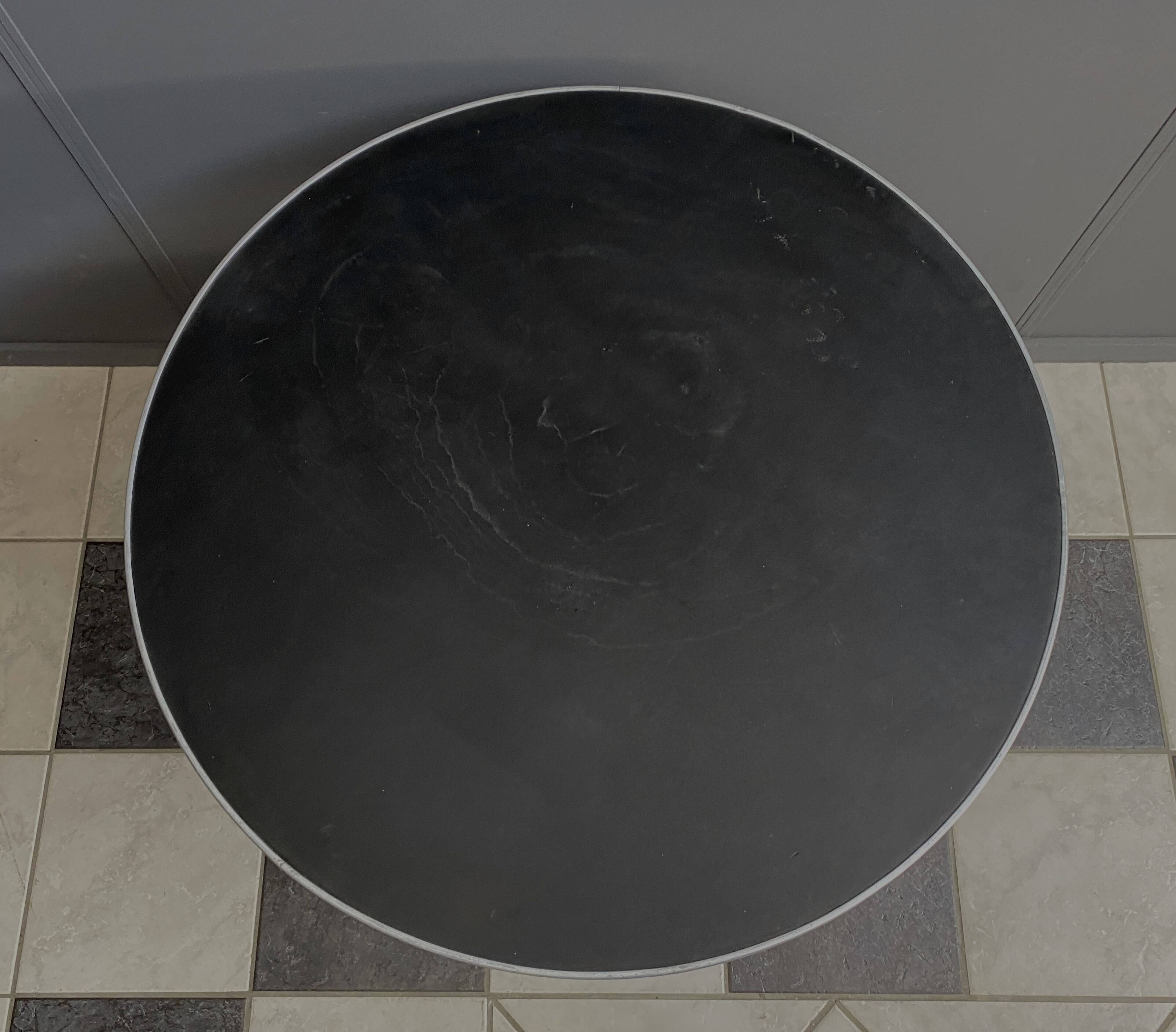Round 2 tier Mauser Werke Bauhaus coffee table