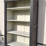 Library / Shelf