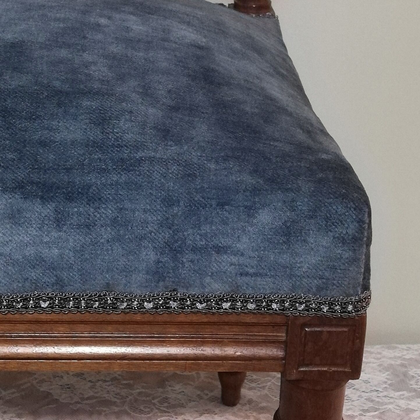 Fauteuil d'angle de style Louis XV assise velours